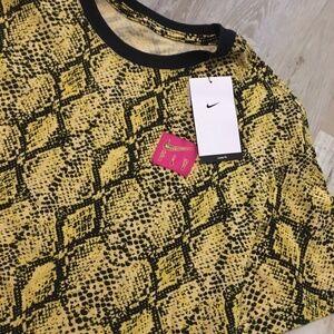Women's Nike Air Fly Snake Print T-Shirt Loose Yellow Black Sz XS NWT $50